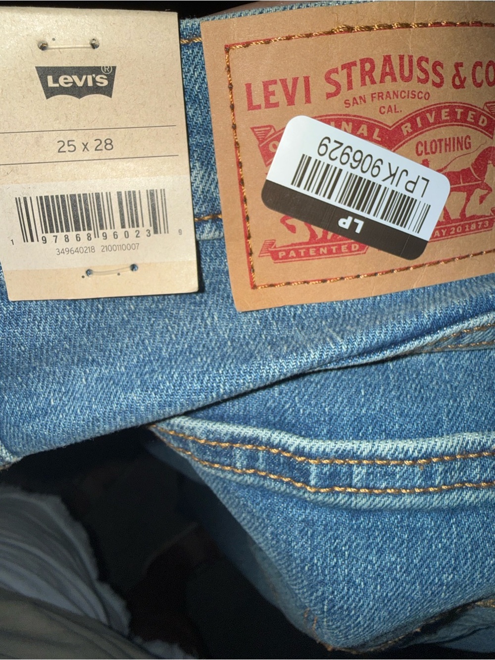 Levi's Wedgie Straight Jeans -Maximum Effort- 25x28 - Picture 6 of 7